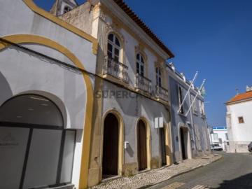 Casa Senhorial no centro de Ferreira do Alentejo Charme e Potencial de Valorização