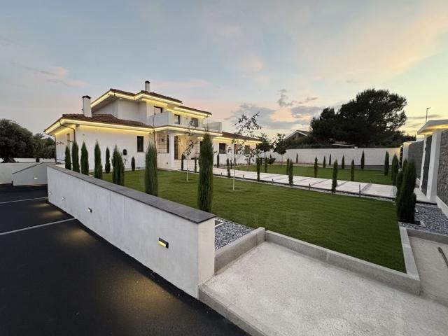 Casa señorial 6 dormitorios 586 m2 586m² Valdemorillo