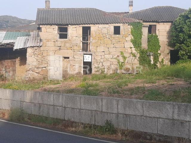CASA Señorial, con finca para reformar. COLES