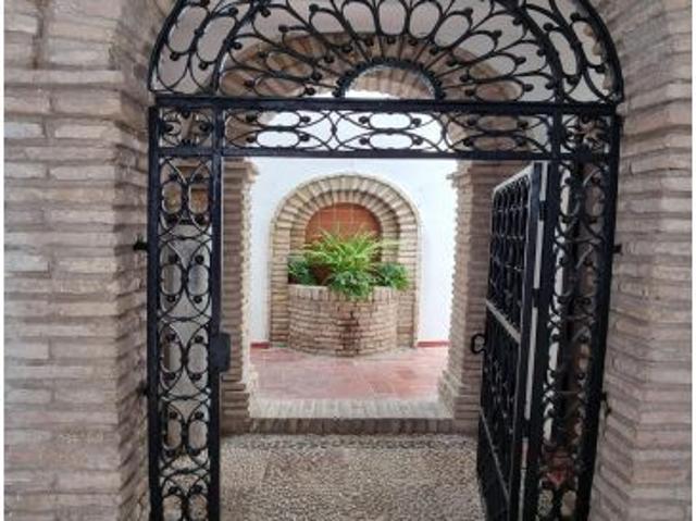Casa Señorial con Patio y Terraza en las Tendillas