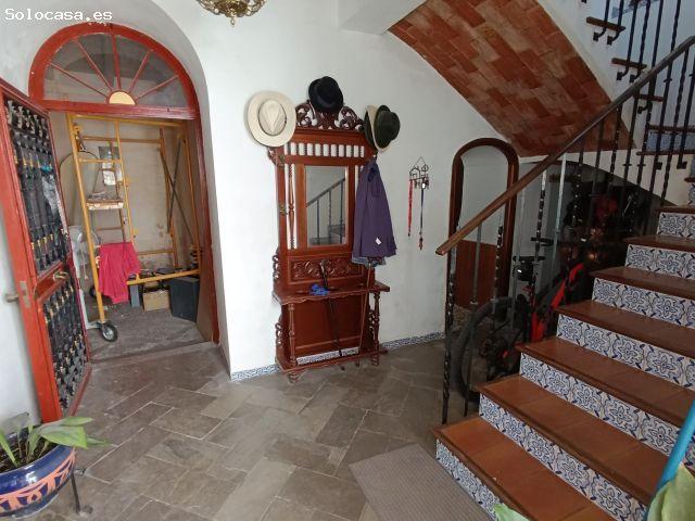 CASA SEÑORIAL CON PATIO Y AZOTEA EN EL CENTRO DE JEREZ