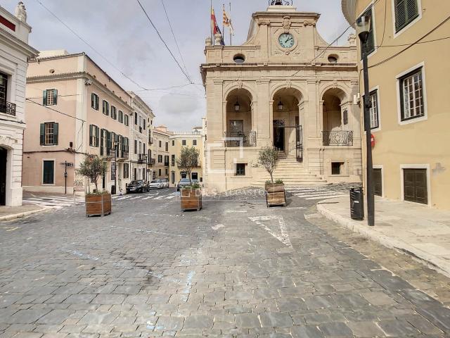 Casa señorial de 1886 de 677 m² construidos sin habitar desd. 701m² Mahón