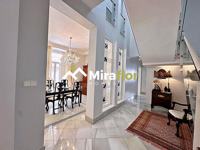 Casa señorial de 1882 renovada con mucho gusto y elegancia.. 346m² Ondara