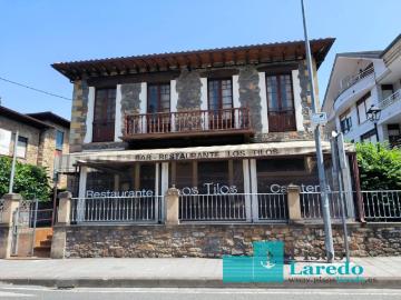 Casa señorial de piedra en el centro de Ampuero!