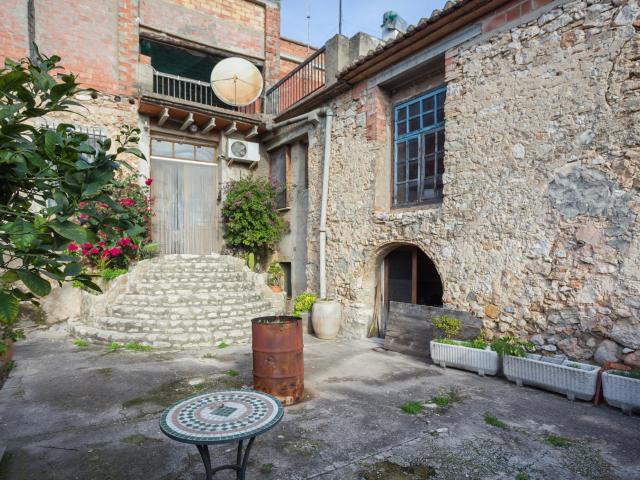 CASA SEÑORIAL EN CASTELLONET, CON PATIO Y TERRAZA
