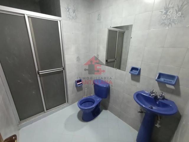 CASA SIMÓN BOLÍVAR CERCA C.C. VIVA LAURELES