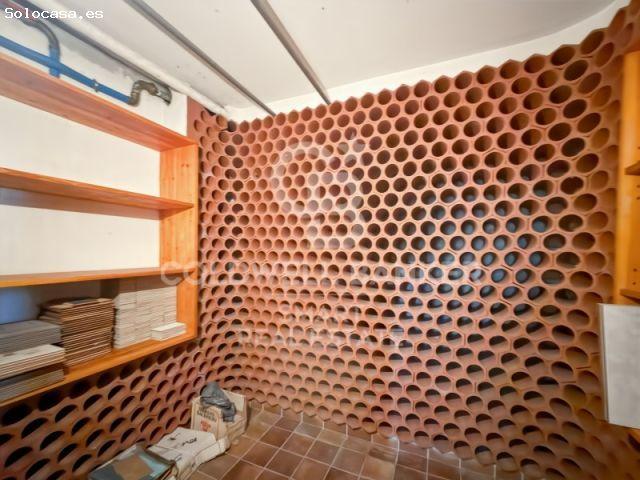 Casa singular con gran parcela a 500 metros del centro de Santa Cruz, Oleiros
