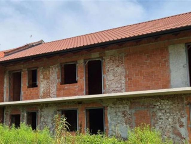 Casa singola da ristrutturare di 416 mq