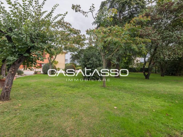 Casa singola in vendita a Macerata, VILLA POTENZA