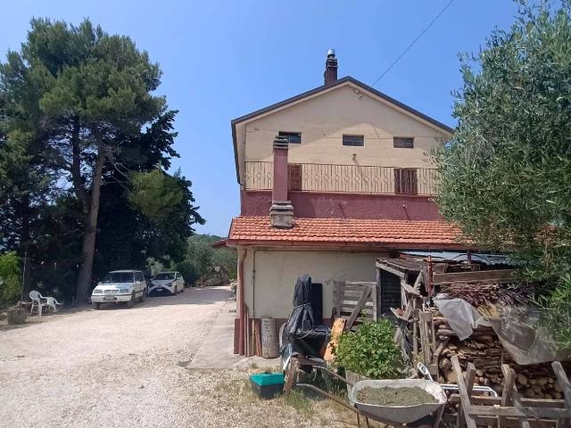 Casa singola in vendita a Mombaroccio