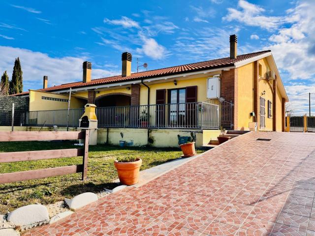 Casa singola in vendita a Monte San Vito