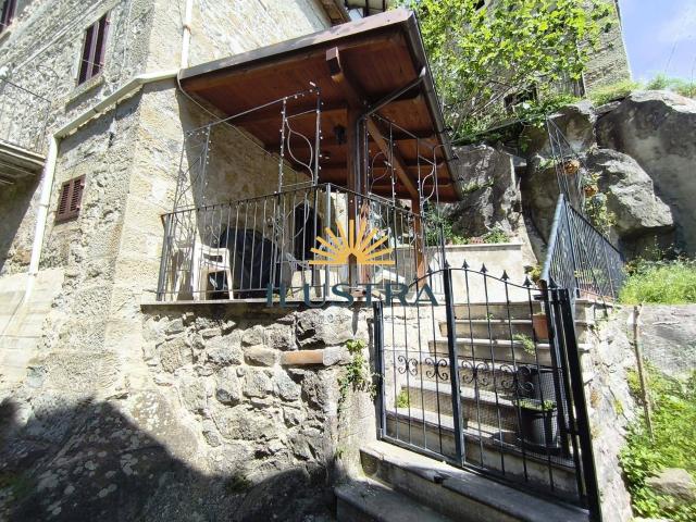 Casa singola in vendita a Acquasanta Terme, Centrale