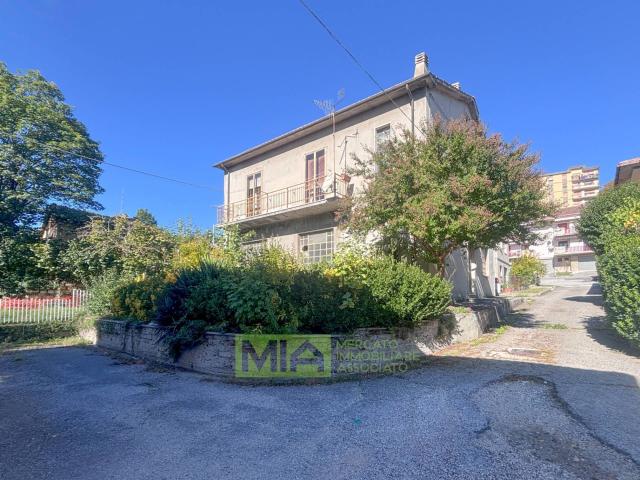 Casa singola in vendita a Amandola