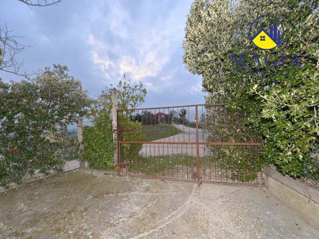 Casa singola in vendita a Appignano del Tronto