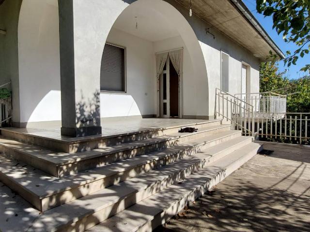Casa singola in vendita a Ariano Irpino, contrada cardito