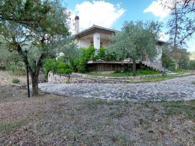 Casa singola in vendita a Ariano Irpino, contrada parzano