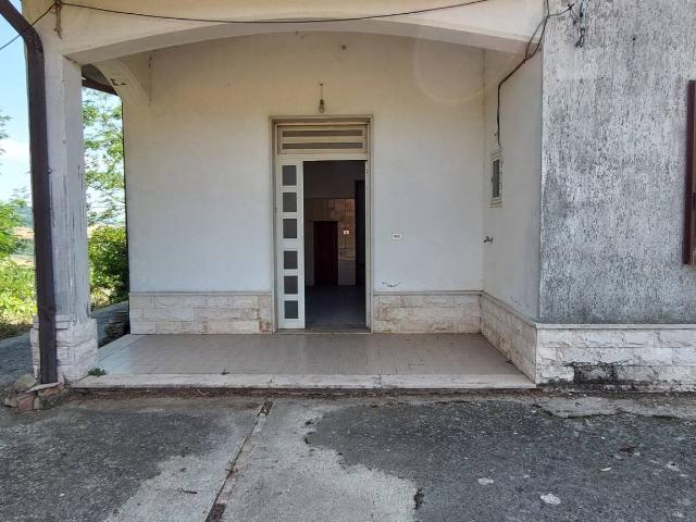 Casa singola in vendita a Ariano Irpino, contrada tesoro