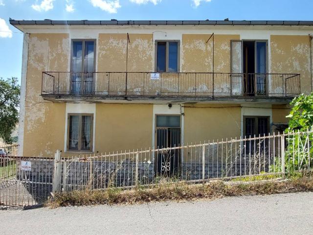 Casa singola in vendita a Ariano Irpino, contrada tesoro
