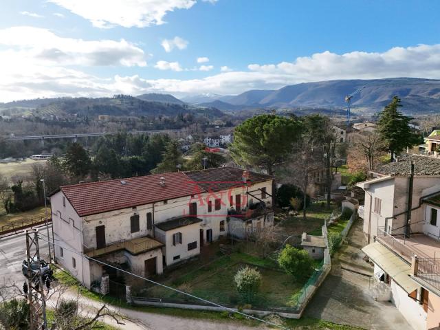 Casa singola in vendita a Belforte del Chienti