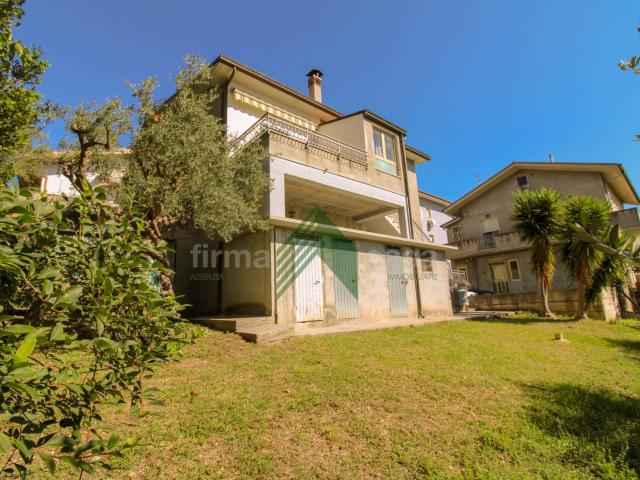 Casa singola in vendita a Bellante