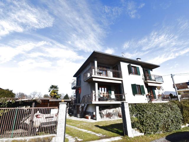 Casa singola in vendita a Brebbia