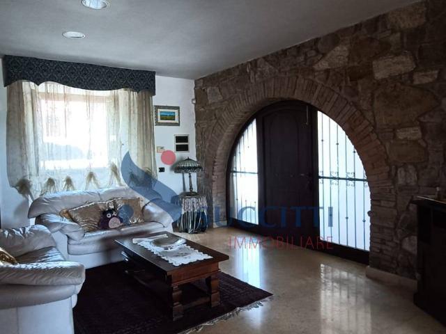 Casa singola in vendita a Campli, Cesen