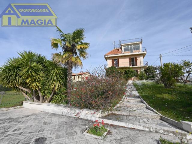 Casa singola in vendita a Castel di Lama
