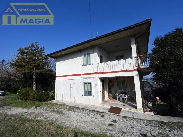 Casa singola in vendita a Castel di Lama