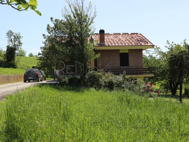 Casa singola in vendita a Castelli, Santa Maria della Neve