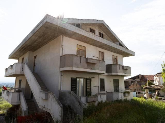 Casa singola in vendita a Cappelle sul Tavo