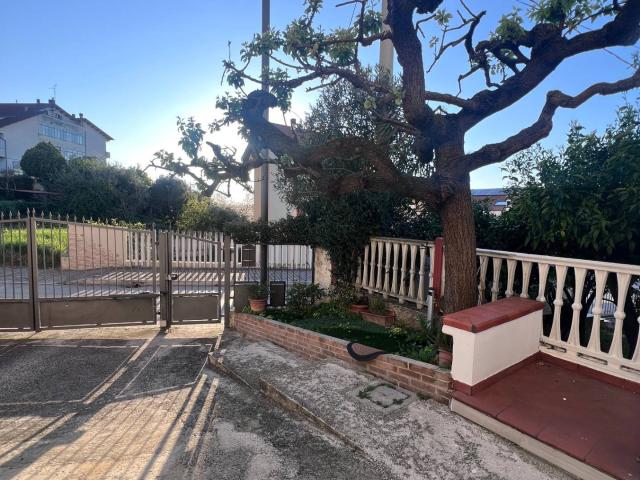 Casa singola in vendita a Chieti, Scalo Universit