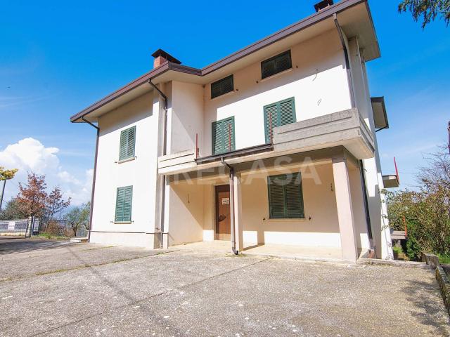 Casa singola in vendita a Chiusano di San Domenico