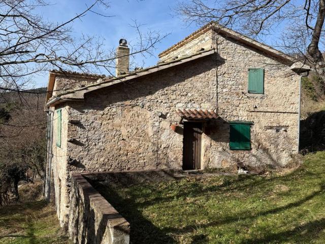 Casa singola in vendita a Fiastra