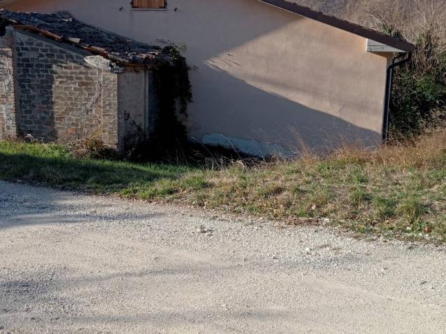 Casa singola in vendita a Genga