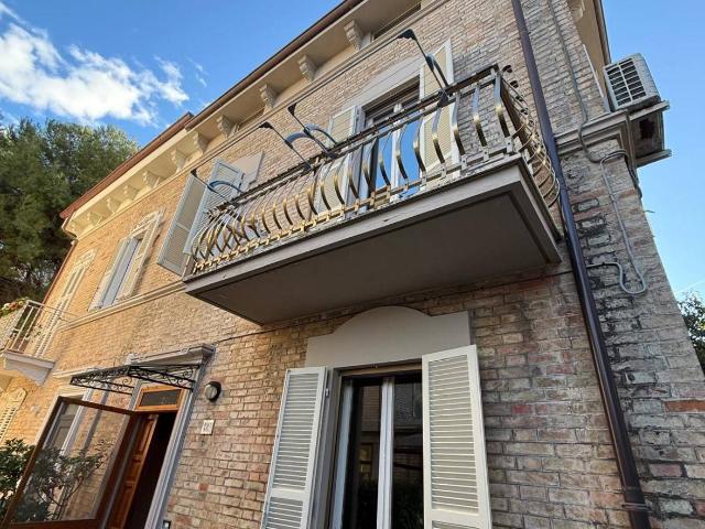 Casa singola in vendita a Porto San Giorgio, Centro