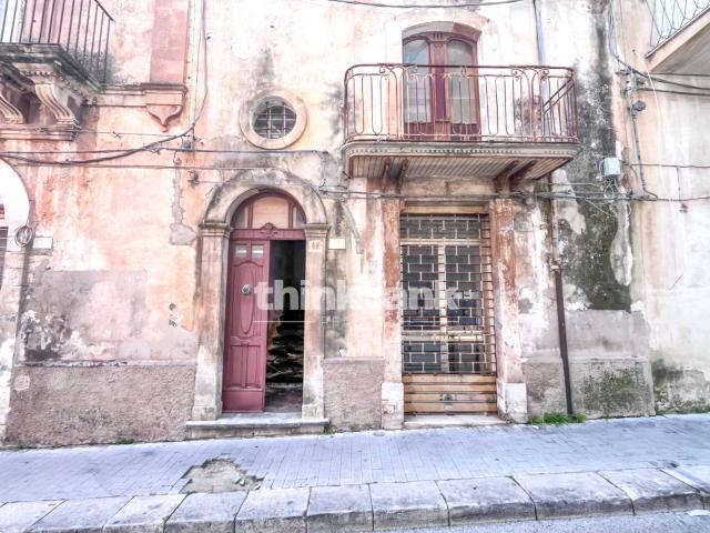 Casa singola in vendita a Ragusa, Centro