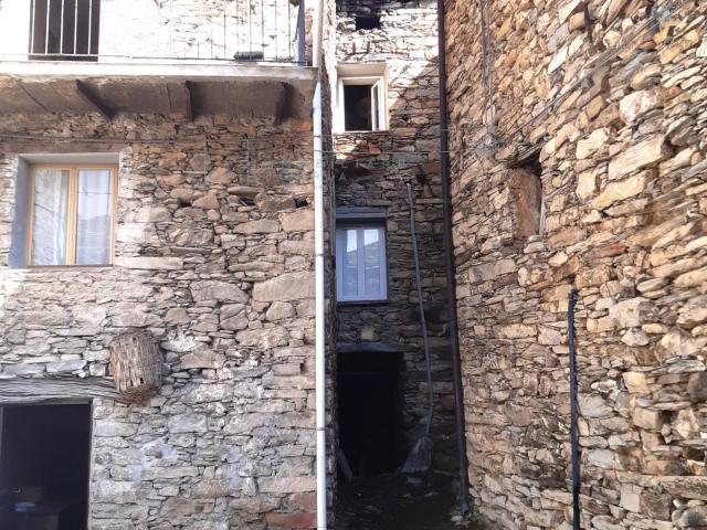 Casa singola in vendita a Rezzo, Cenova