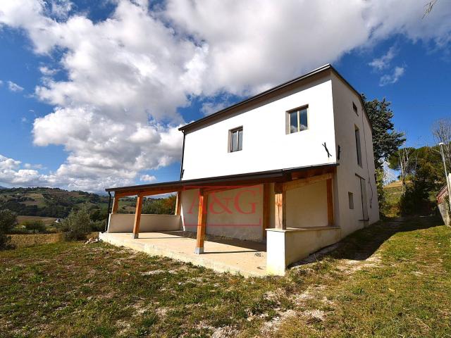 Casa singola in vendita a Ripe San Ginesio
