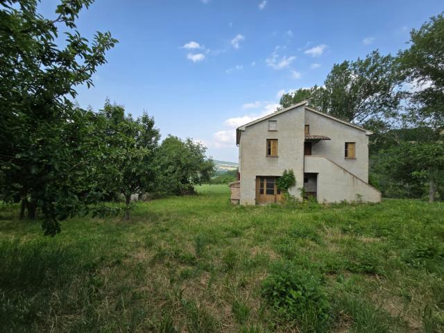 Casa singola in vendita a Serrapetrona