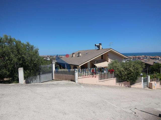 Casa singola in vendita a Tortoreto, Tortoreto Alta 344m² Tortoreto Lido