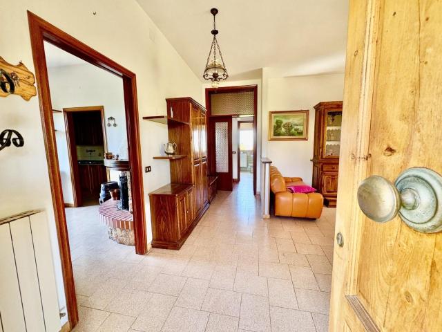 Casa singola in vendita a Villamagna Volterra, in discreto s. 170m² Volterra