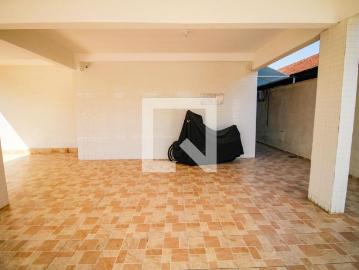 Avenida Senador Azevedo Júnior, Praça Vereador Vital Muniz