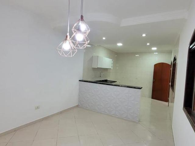Casa Sobrado 3 dormitórios 1 Suíte, 2 vagas, Parque dos Ipês Sjc