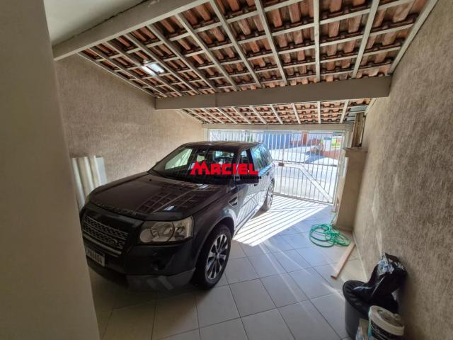 CASA SOBRADO COM MEZANINO 3 BANHEIROS, 2 VAGAS E 4 QUARTOS