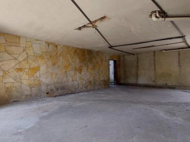 Casa / Sobrado com Potencial para Reforma, com 3 dormitórios, Piscina, Quintal, 4 Vagas, 477 m2 Re