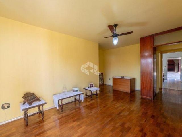 Casa sobrado com 06 dormitórios, 257,72m² no bairro Nonoai