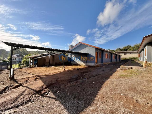 Casa / Sobrado com 2 dormitórios, 1 vaga para alugar por R$ 1.200,00