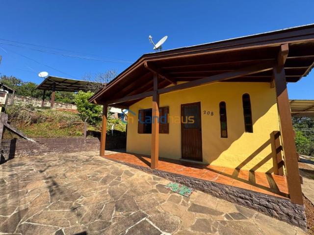 Casa / Sobrado com 2 dormitórios, 2 vagas para alugar por R$ 2.150,00