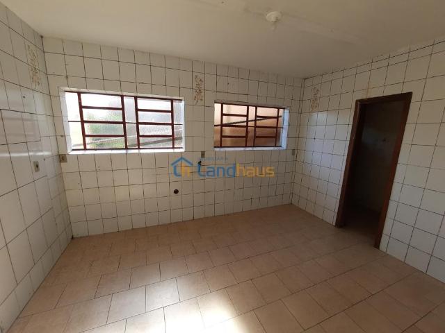 Casa / Sobrado com 2 dormitórios para alugar por R$ 680,00