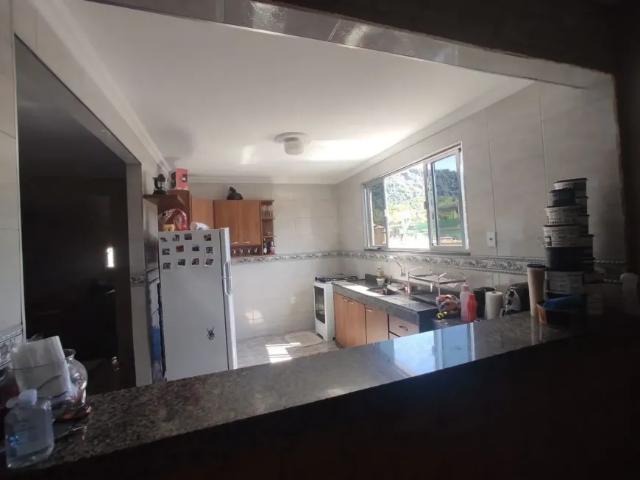 Casa sobrado com 2 quartos – Xerem